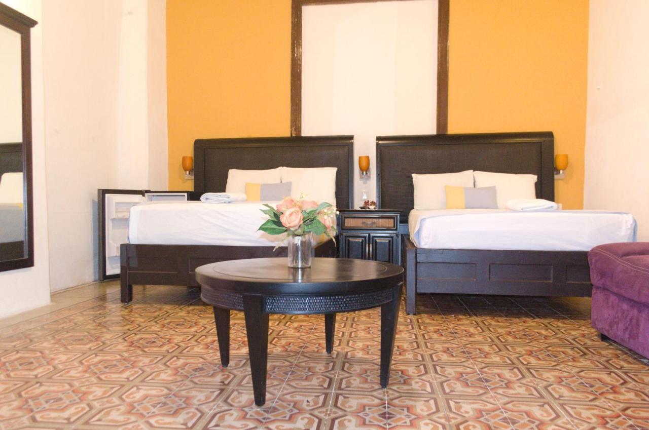 Hotel Real San Juan Suites Мерида Экстерьер фото